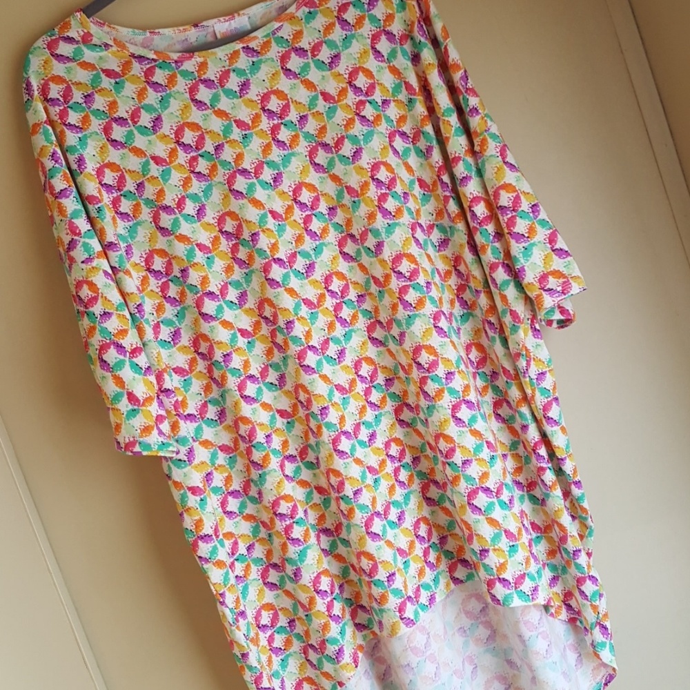 ☆3 LULAROE TOPS☆